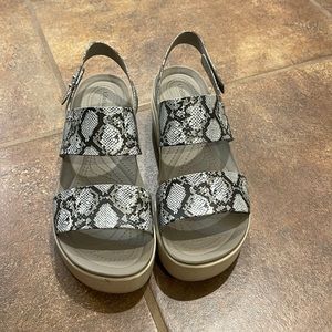Crocs snake skin print. Great condition